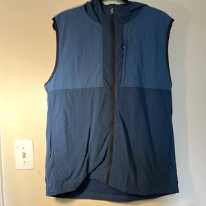 The American Outdoorsman Blue Vest Mens Large Zip Water Repellent Outdoors
